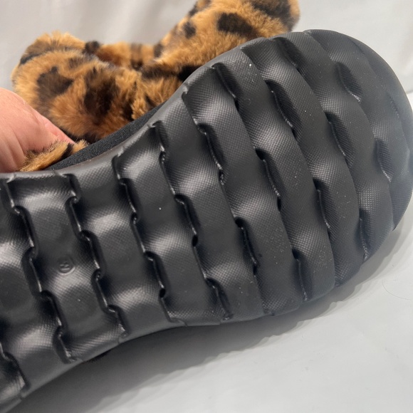 NEW Skechers On The Go Cozy Life Clog Slip On Comfort Indoor/Outdoor Slip On NIB - Picture 7 of 9